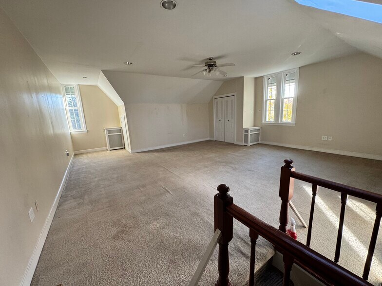 Building Photo - 220 Stockton St