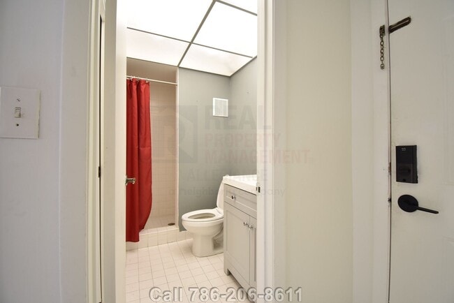 Building Photo - Prime Rental: Spacious 2-Bed, 2-Bath In Carmel Lakes Gated Community