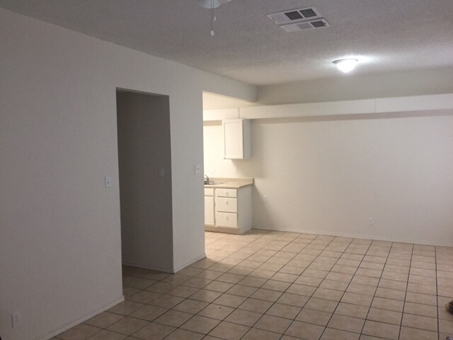 Building Photo - 7636 Windsor Oaks