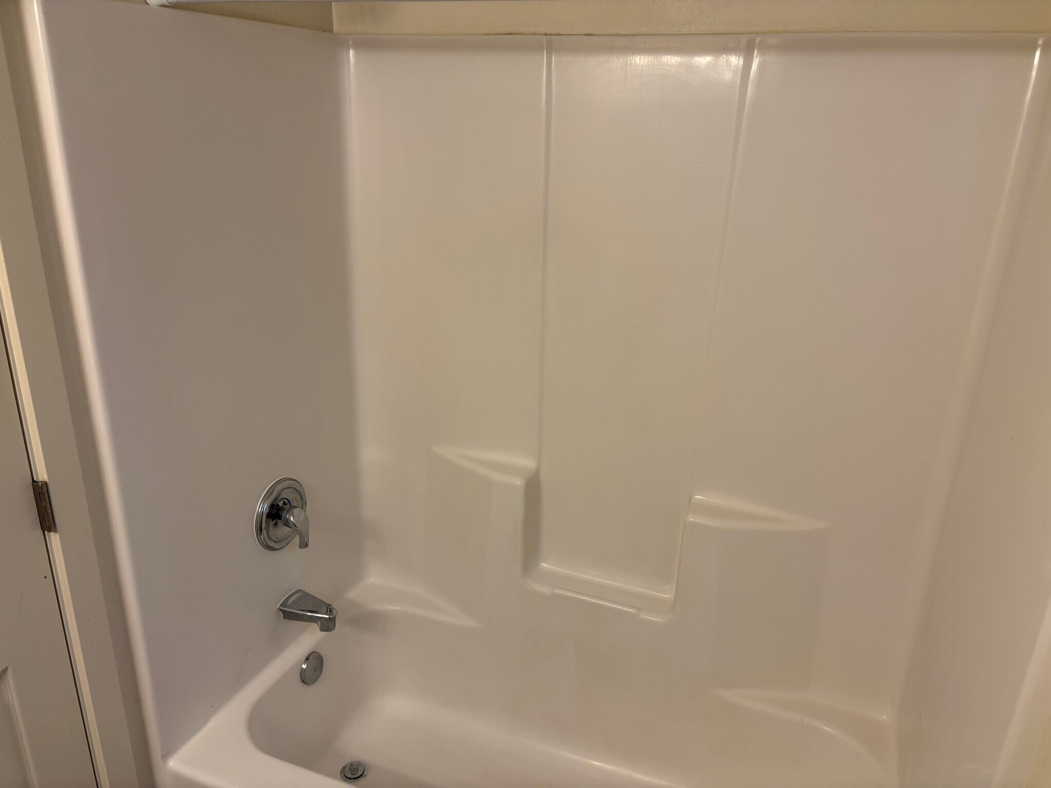 Building Photo - 909 W 4th Ave