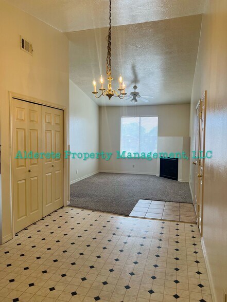 Building Photo - 4257 Sabana Loop SE