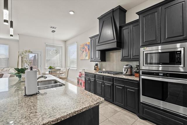 Building Photo - 1321 Benavites Dr