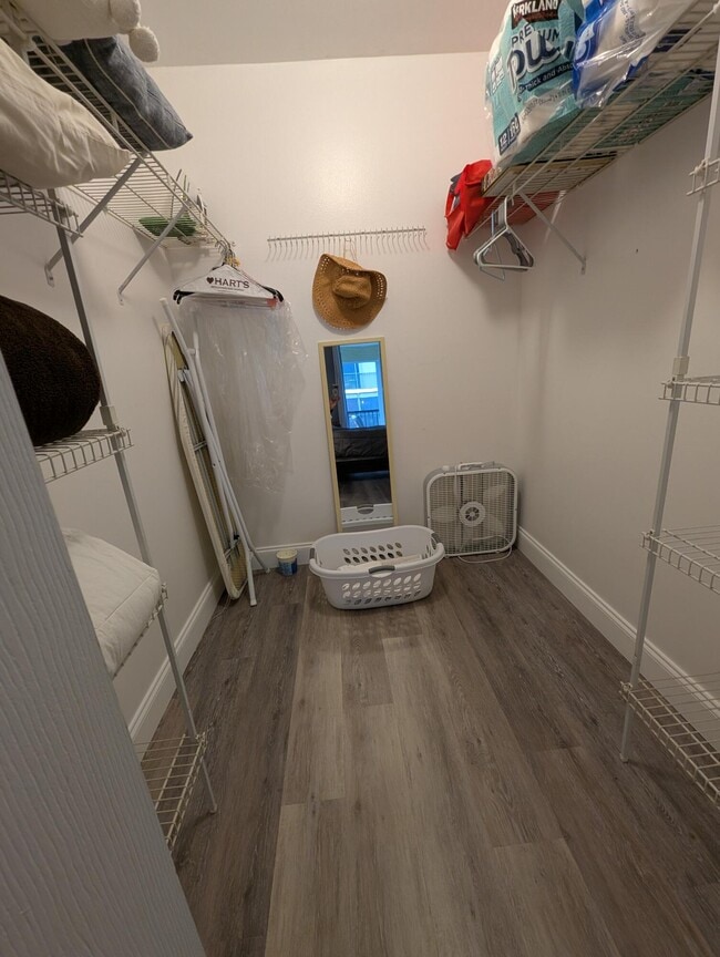 Building Photo - 740 E Ocean Ave