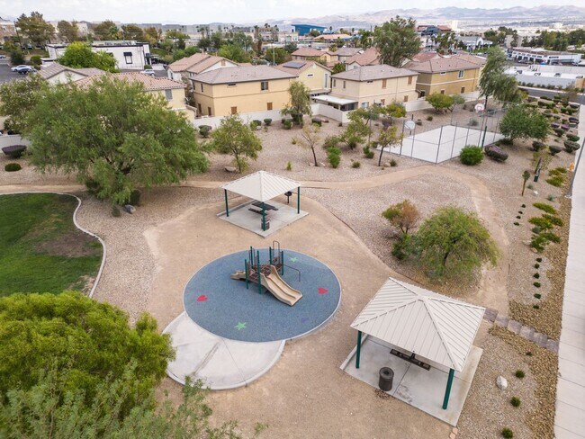 Building Photo - 3 bedroom single family home in Henderson!