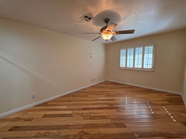 Building Photo - Spacious Home in the Heart of Green Valley