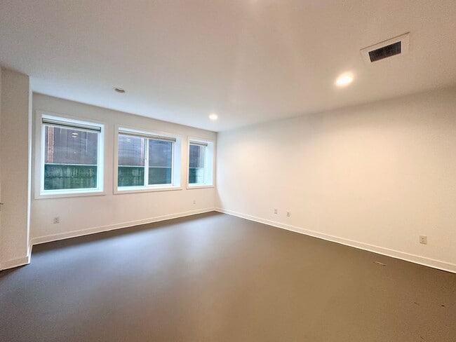 Building Photo - Exceptional Modern 3-Story Single-Family Home Near Woodstock