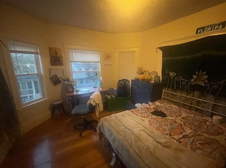 Primary Photo - 11 Pinkham Rd