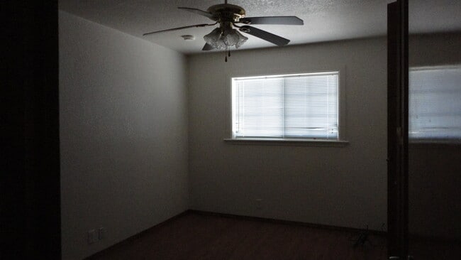 Building Photo - 4 Sunset Pl