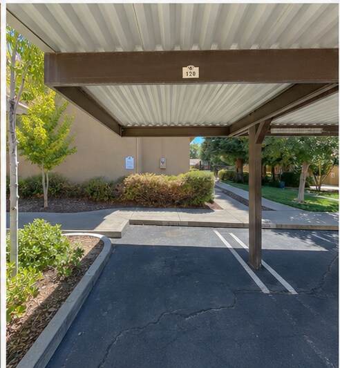 Building Photo - 2 BED 2 BATH CONDO IN GATED COMMUNITY WITH CLUBHOUSE AMENITIES