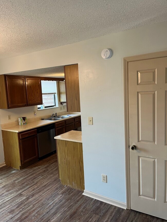 Building Photo - 111