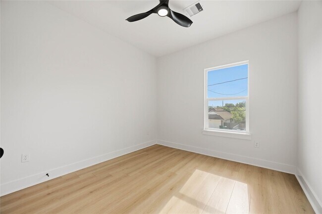 Building Photo - 8210 Lawler St
