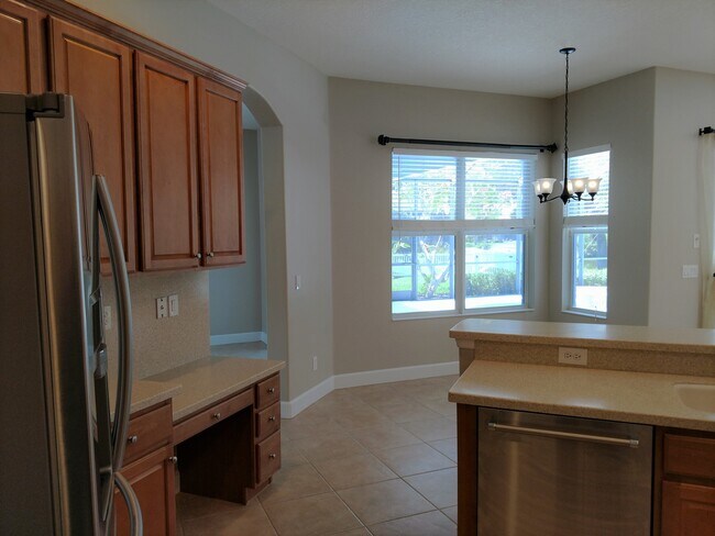 Building Photo - Annual Rental: Luxurious 4 Bedroom 3 bath POOL home in Woodlands of Rivendell! Just Blocks form P...