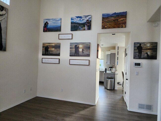 Building Photo - Stunning 2-Story 4 Bedroom Home With Finis...