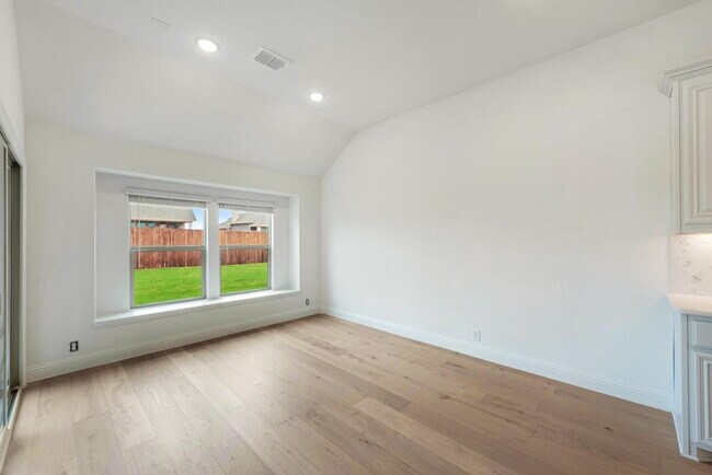 Building Photo - Spacious 4-Bedroom Retreat with 3 Full Baths – Your Modern Sanctuary Awaits in Justin, TX!