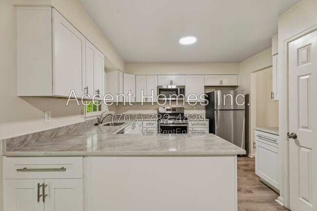 Building Photo - 7867 Painted Daisy Dr