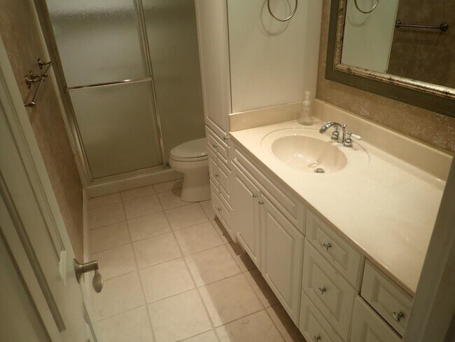 Building Photo - 12 Hillbrook Way