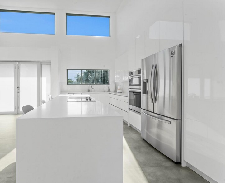 Building Photo - 7610 Bayside Ln