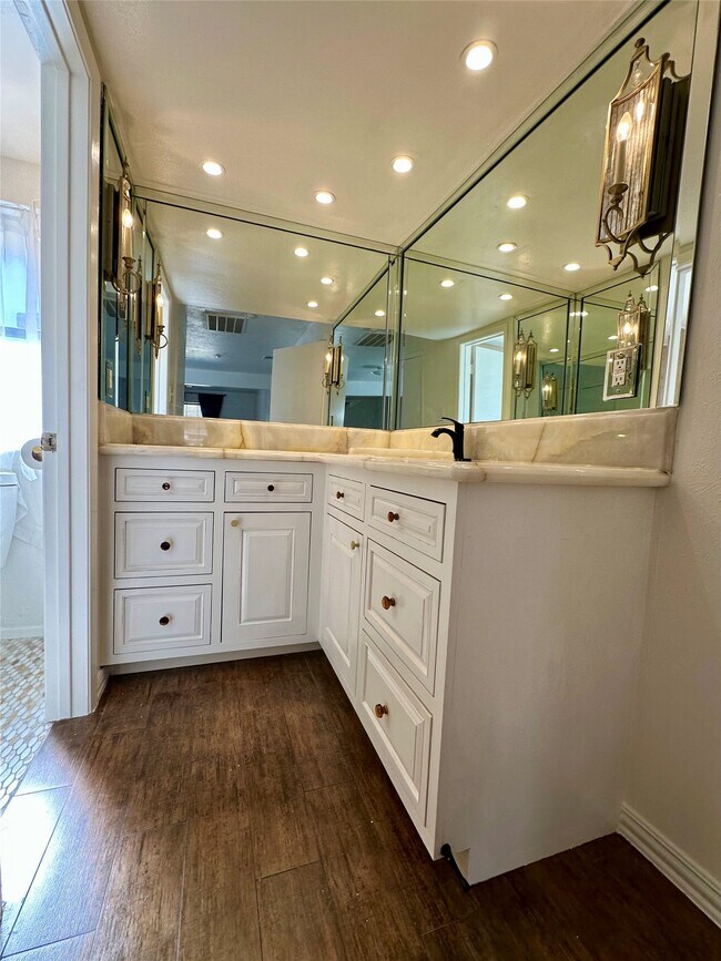 Building Photo - 17511 Possums Run Dr