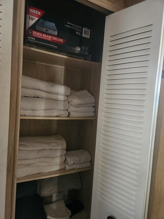 Building Photo - 2121 New Tampa Hwy