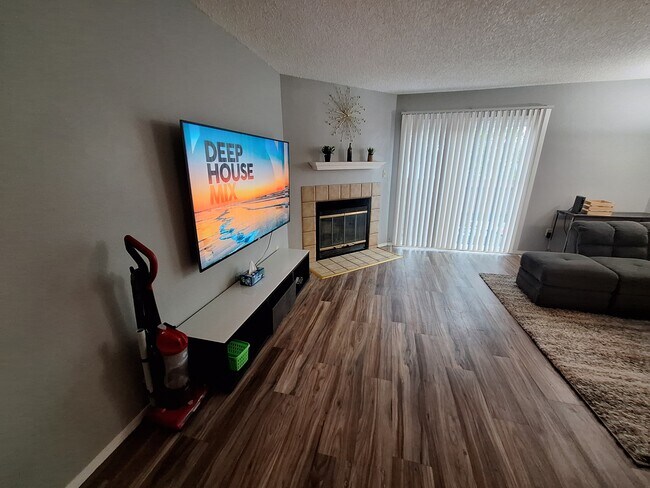 Building Photo - 1241 Firefly Cir