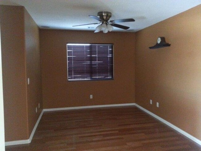 Building Photo - spacious 3 bedroom 2 bath home with beautiful yard, jacuzzi,  indoor laundry room