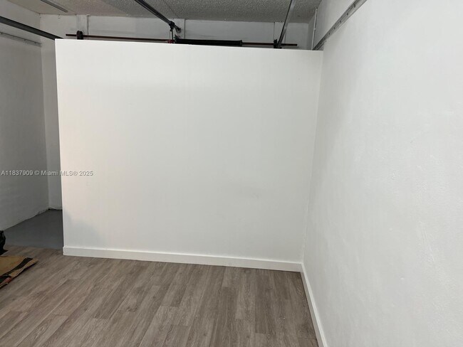Building Photo - 3945 Adra Ave