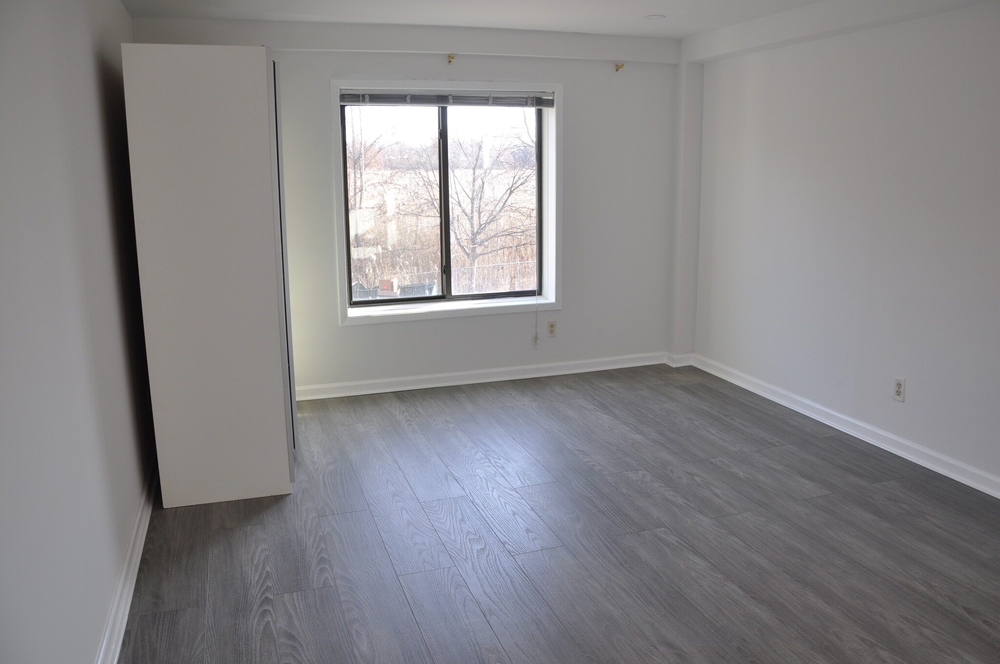 Building Photo - 99 Teaneck Rd