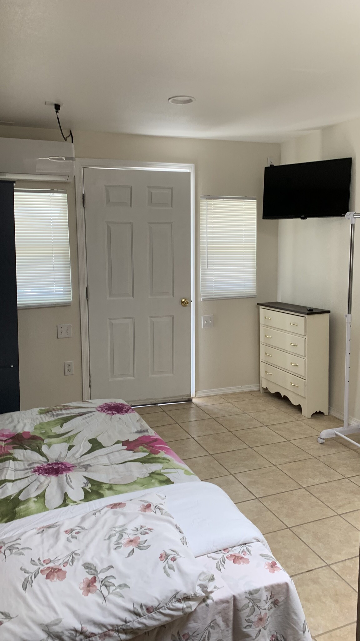 Building Photo - 4505 Pershing Dr