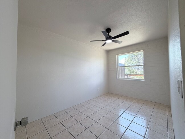 Building Photo - NEWLY REMODELED 2BR/1BA 610 sq.ft. rental in Bisbee, AZ