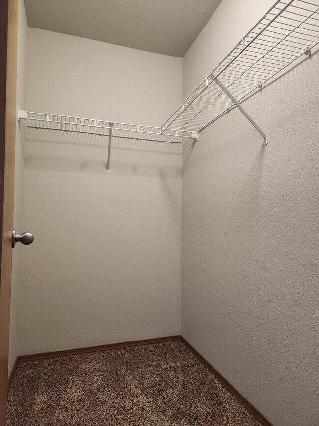 Building Photo - Cozy 3 Bedroom House!!! Ready For New Tena...