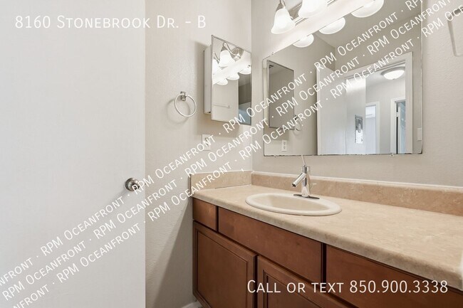 Building Photo - 8160 Stonebrook Dr