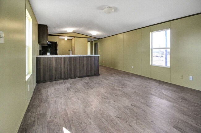 Building Photo - 1310 FM 487