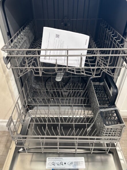 Building Photo - 2404 Manzana Way