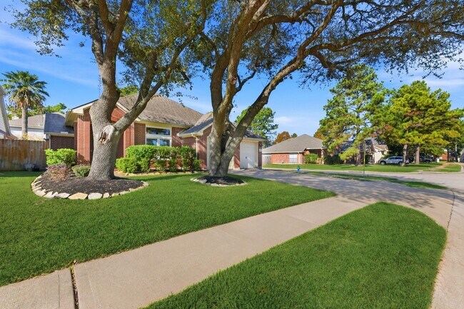 Building Photo - 7215 Bristol Ridge Dr