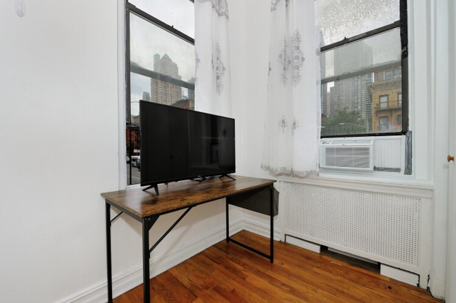 Building Photo - 649 9th Ave