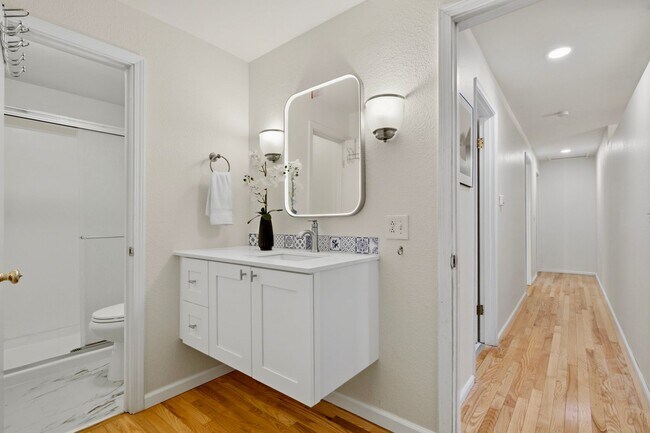Building Photo - Pet-Friendly Rambler with Modern Updates and Great Layout