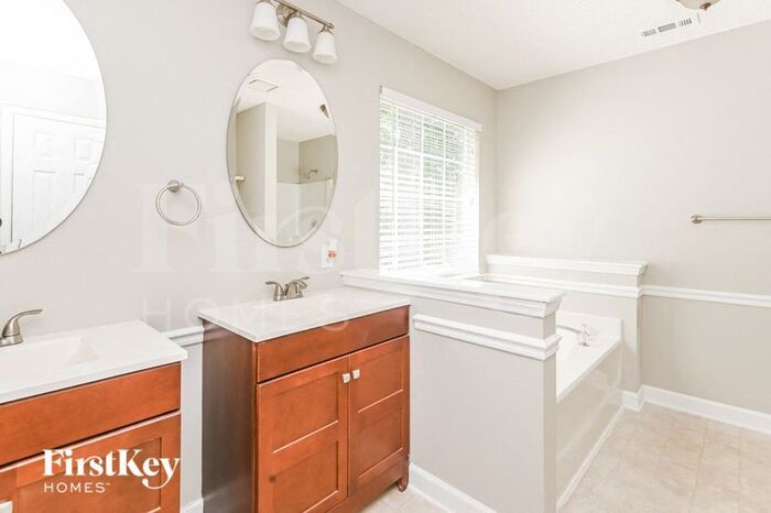 Building Photo - 5000 Scaleybark Ct