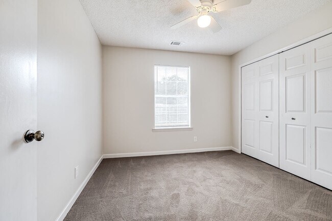 Building Photo - 118 Laurelwood Dr