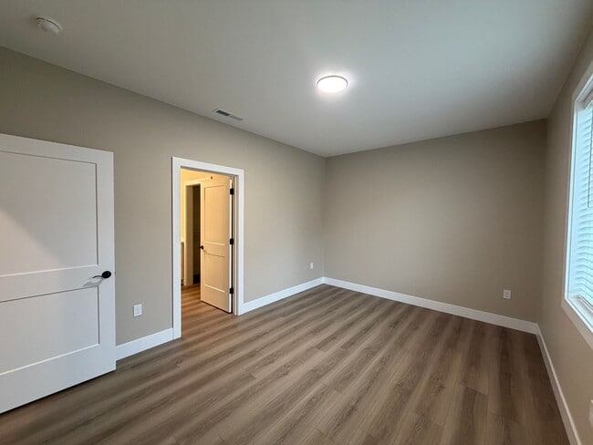 Building Photo - 2117 Carr Rd