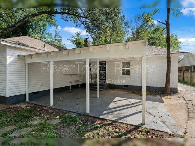 Building Photo - 810 Indian Dr