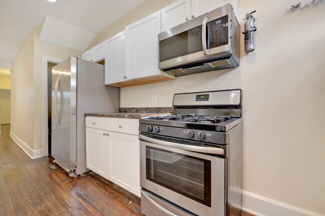 Building Photo - 618 Columbia Rd NW