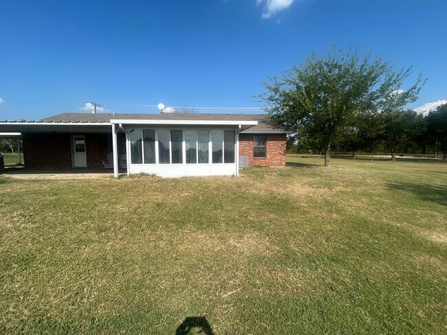 Building Photo - 339 S Pleasant Hill Rd