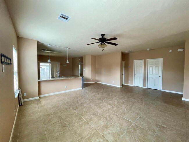 Building Photo - 10803 Woodwind Shadows Dr