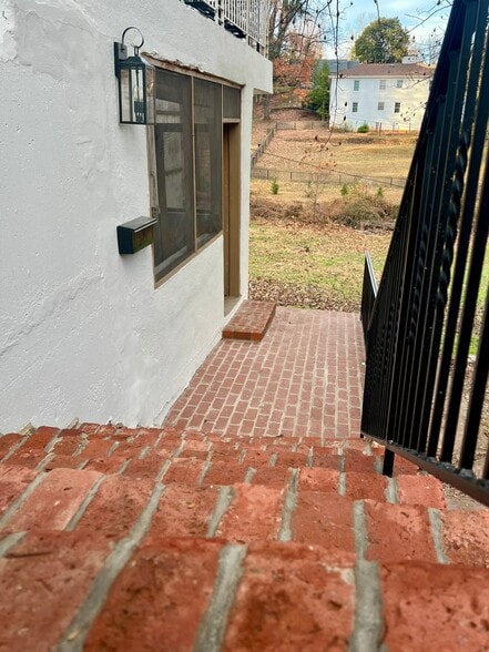 Building Photo - 3880 Peakland Pl