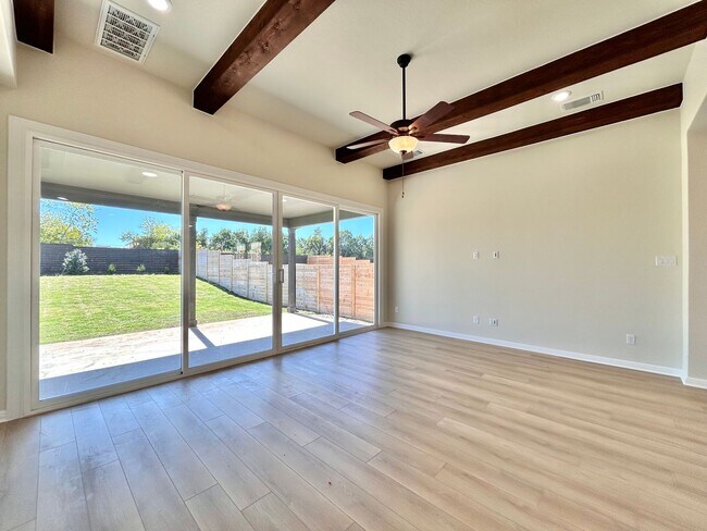 Building Photo - Spacious 4/BR 3/BA Home with Modern Upgrades in Leander