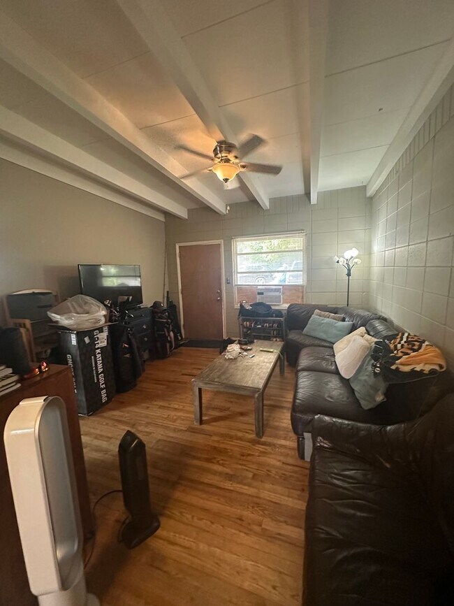 Building Photo - 717 Edgewood St