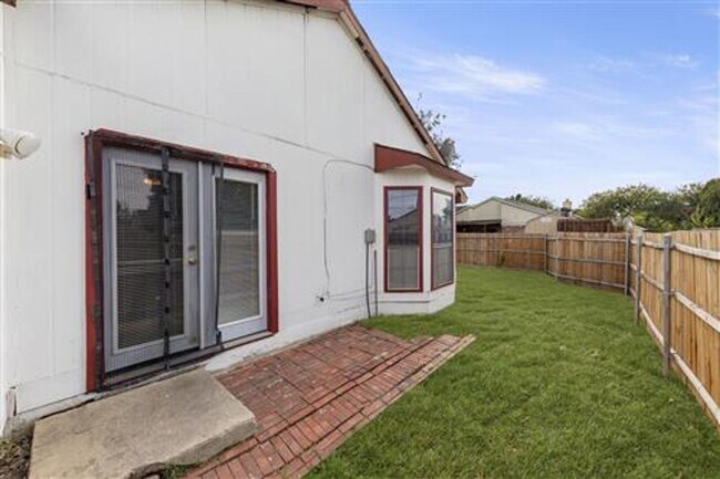 Building Photo - 4626 Larner St