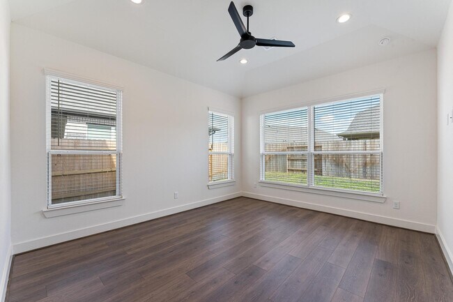 Building Photo - 2753 Sunny Briar Dr