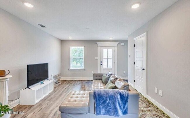 Building Photo - 13227 Willow Oak Cir