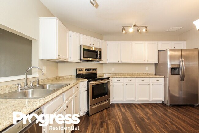 Building Photo - 7748 W Paradise Dr